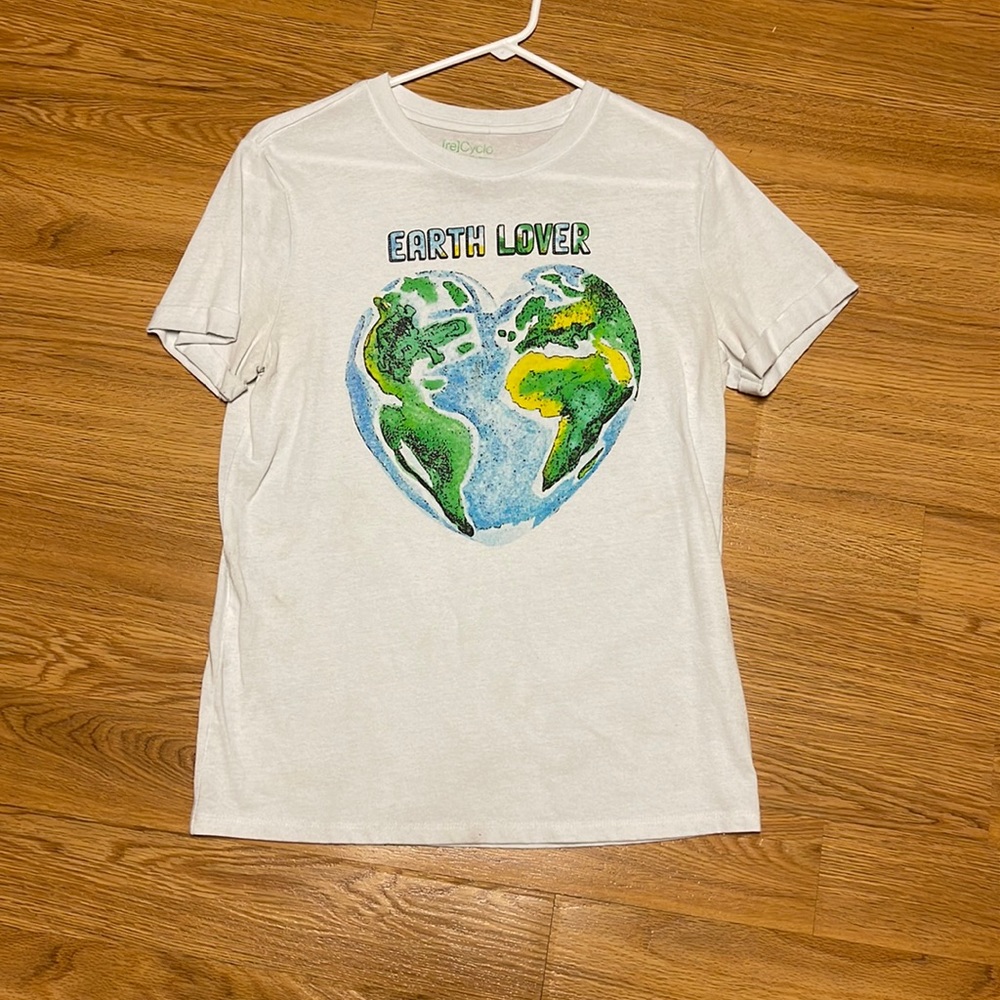 “Earth Lover” tshirt